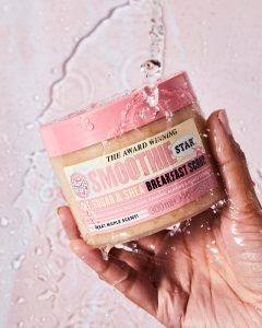 ⁦Soap & Glory Smoothie Star Breakfast Scrub 300 gr⁩ - الصورة ⁦7⁩