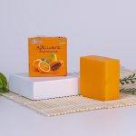 ⁦Vipada Orange Papaya Soap⁩ - الصورة ⁦2⁩