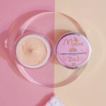 ⁦Manee Powdery Sunscreen Cream 10 gr⁩ - الصورة ⁦4⁩